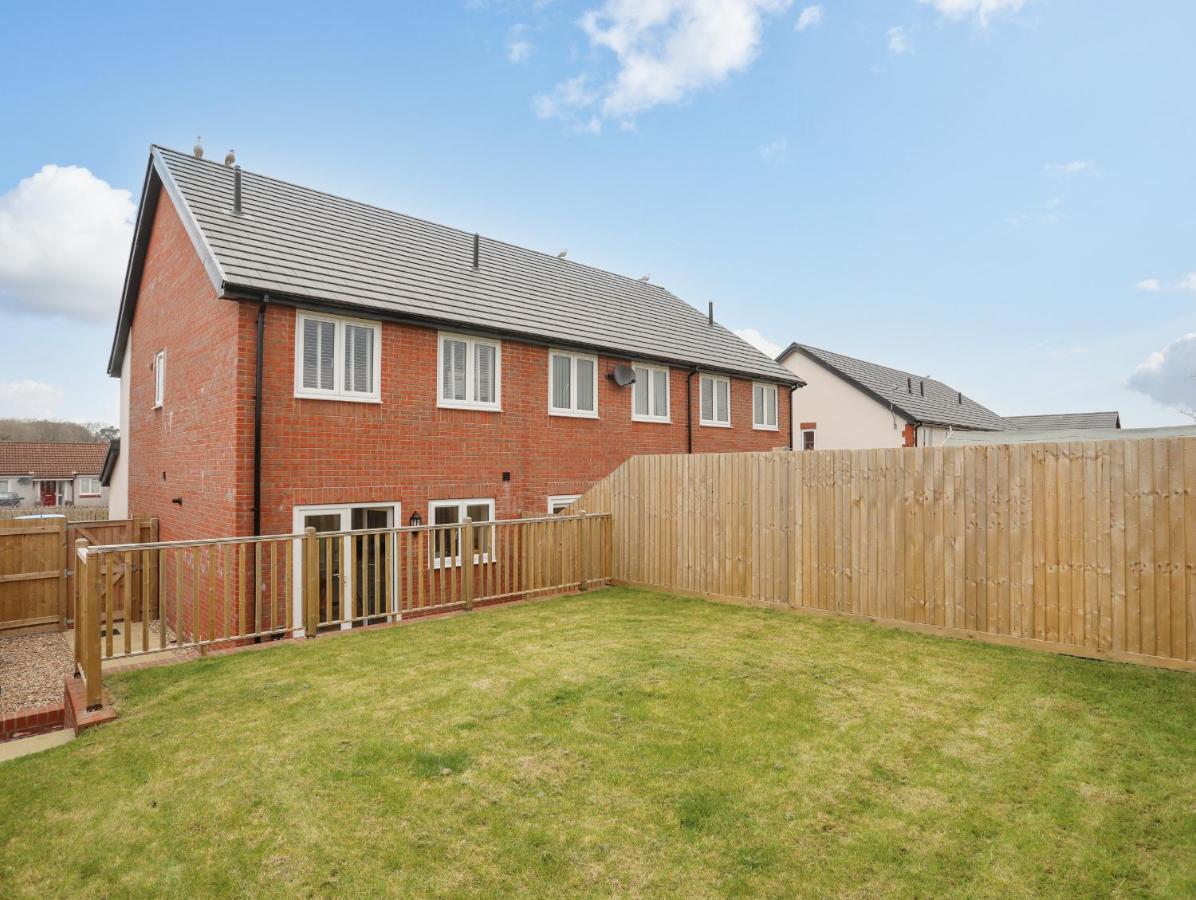 Swn Y Nant Villa Holyhead Exteriör bild